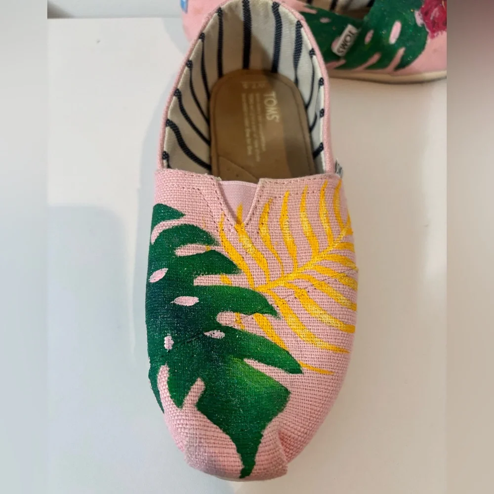 Toms Women’s 7.5W Hand Painted Canvas Alpargata Slip On Flat Shoes Tropical Vaca